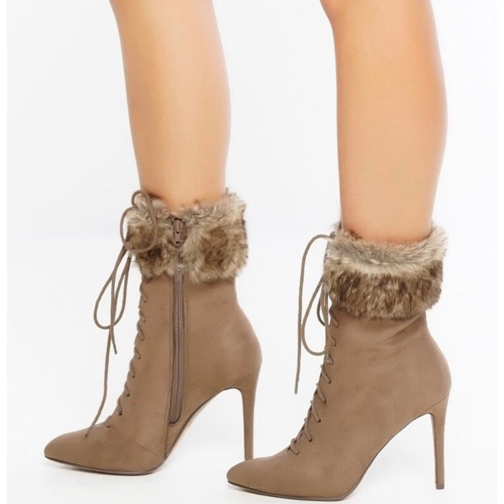 👢 Faux Fur Booties👢 - Picture 3 of 6